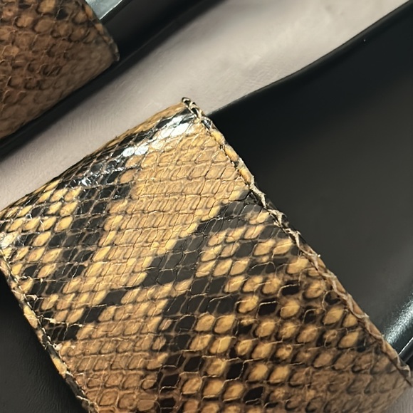 Frame Le Osborne Python-Embossed Leather Slides - Picture 7 of 11